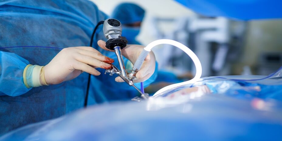 Jannetta OP im Hybrid OP mit Fachwissen und Erfahrung