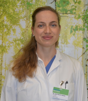 Frau Dr. Anne Carolus